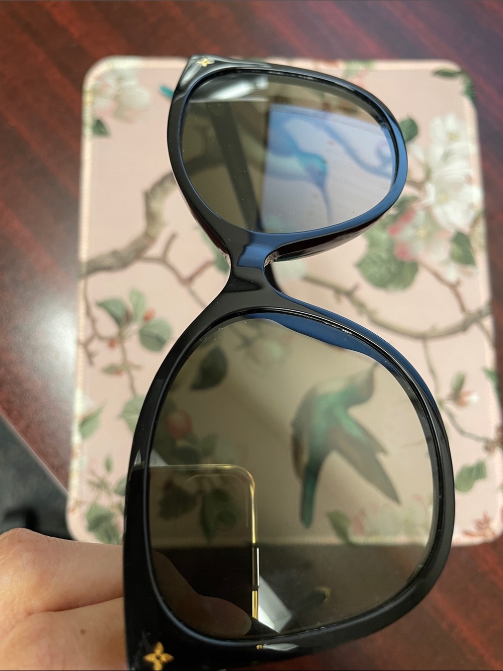 Louis Vuitton Black Polarized Gradient Lens Women's Sunglasses (Z1657W) - Picture 12 of 14